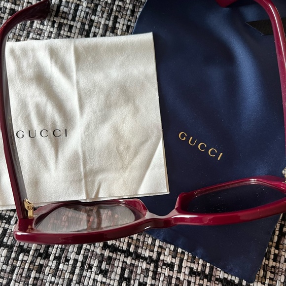 Gucci sunglasses in burgundy - Picture 2 of 8